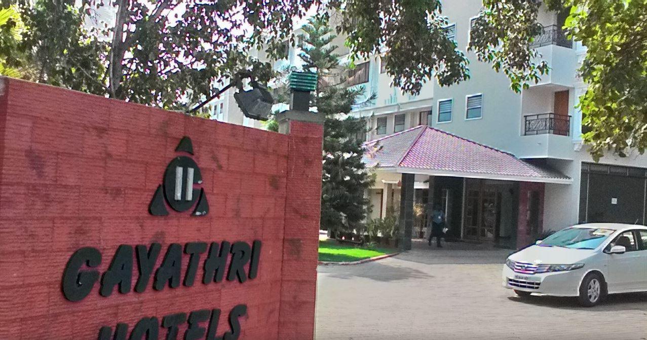 Gayathri Hotels Tiruppur Exterior photo